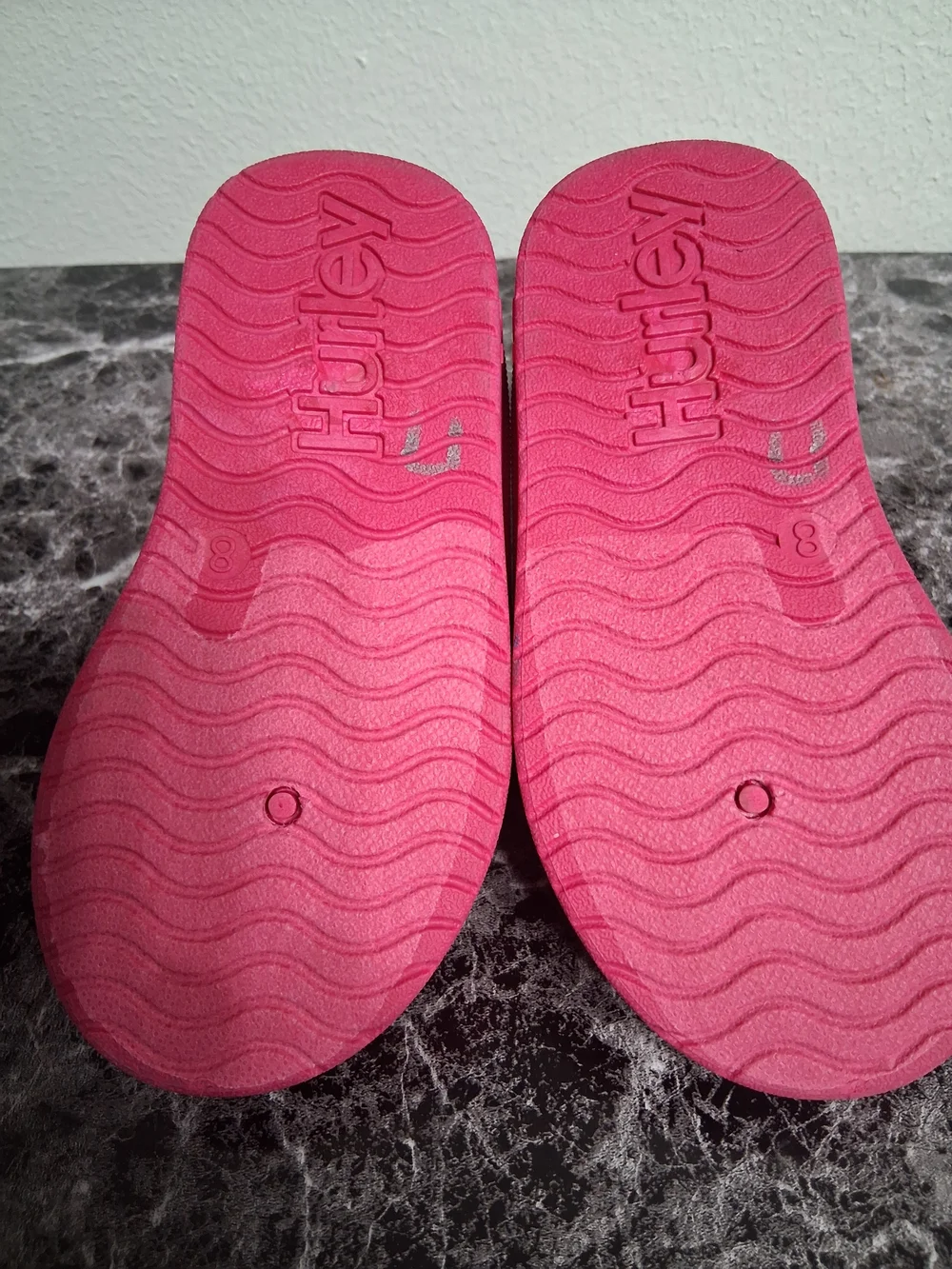 NWT'S Kids Hurley Pink Slip-On Cozy Slippers Size 8